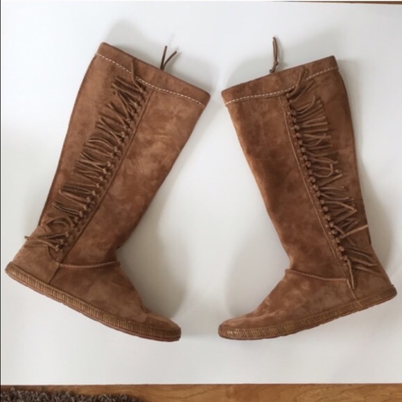 UGG authentic mammoth fringe boots Sz 6.5 new - Picture 3 of 4