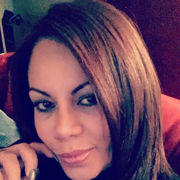 Meet your Posher, Ivonne - Picture 2 of 2