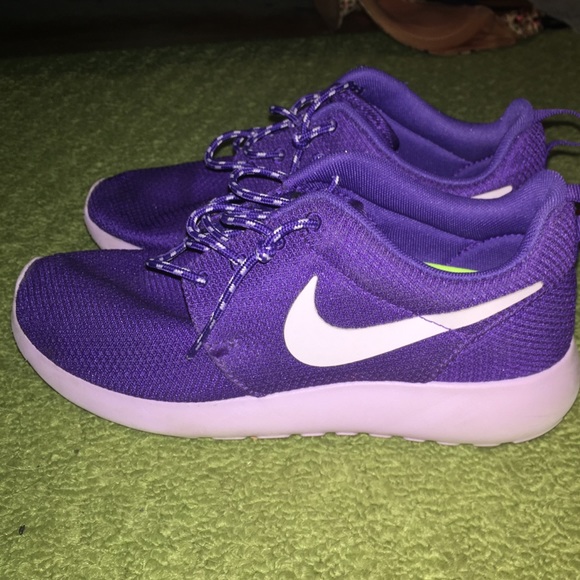 Nike Shoes - Nike Shoes