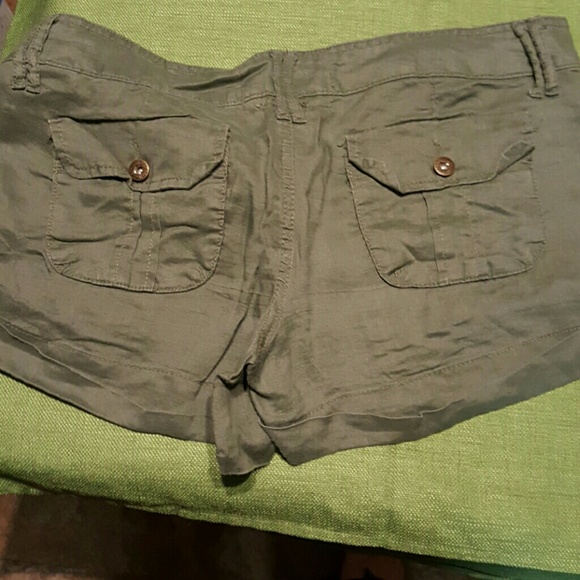 Shorts - Picture 2 of 3
