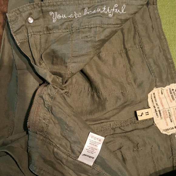 Shorts - Picture 3 of 3