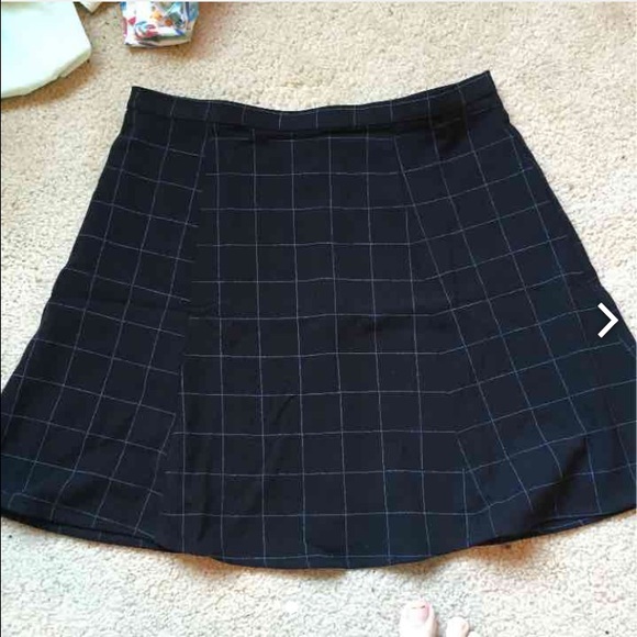 NWOT AA lulu grid skirt