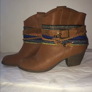 Cute girly cowboy boots!