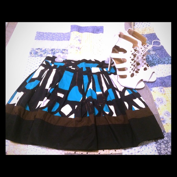 🎉HP🎉 DKNY SKIRT ♦️REDUCED ♦️