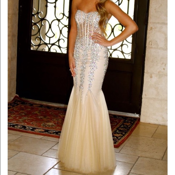 Dresses & Skirts - Prom dress Champagne color
