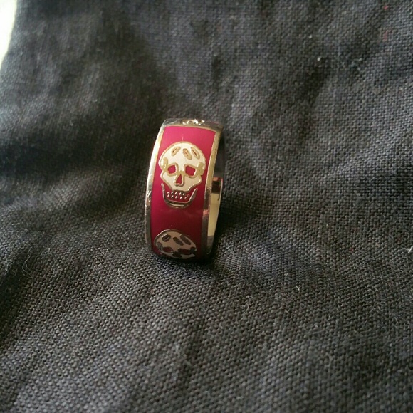 Alexander McQueen  Jewelry - FINAL SALE ❤ Alexander McQueen Skull Ring SZ 7 ❤
