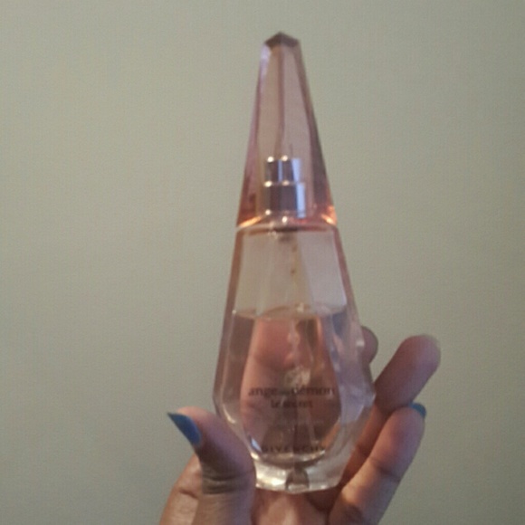 Givenchy's ange ou demon le secret.