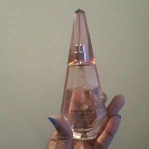 Givenchy's ange ou demon le secret.