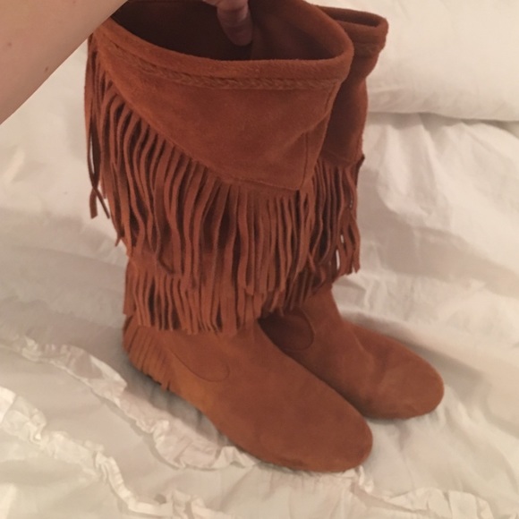 Cognac suede fringe booties