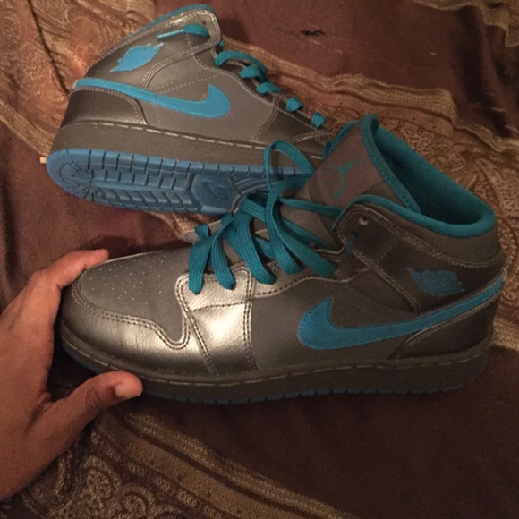 Air Jordan 1 Mid GG