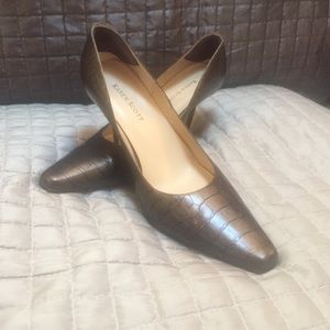 Karen Scott snakeskin heels. Size 7