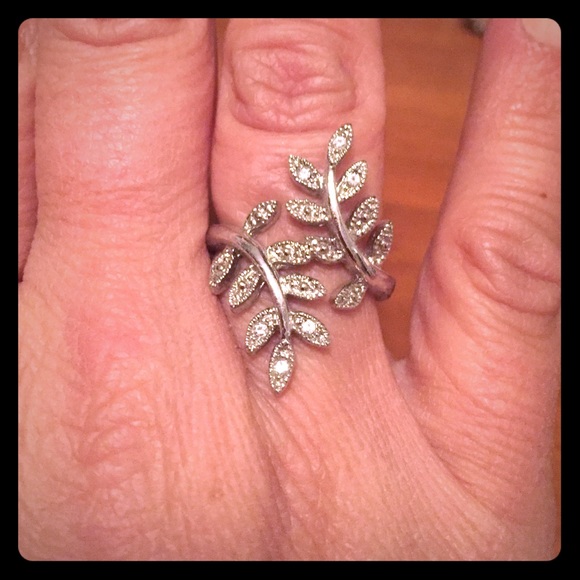 Silver leaf ring