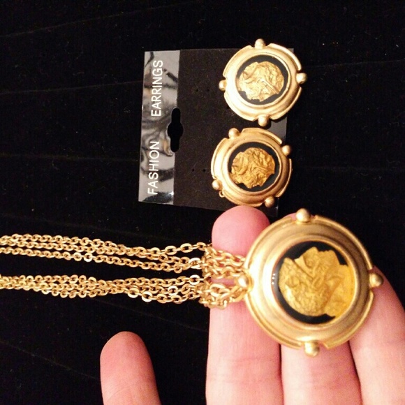 Gold Necklace and matching earrings