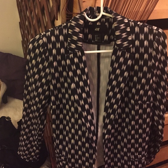 Patterned blazer. - Picture 3 of 4