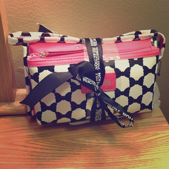 Kenneth Cole 2 Piece Travel Accessories