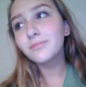 Meet your Posher, Madalyn