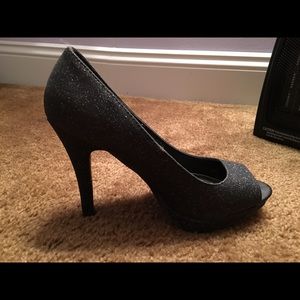 Size 8 sparkle heels!