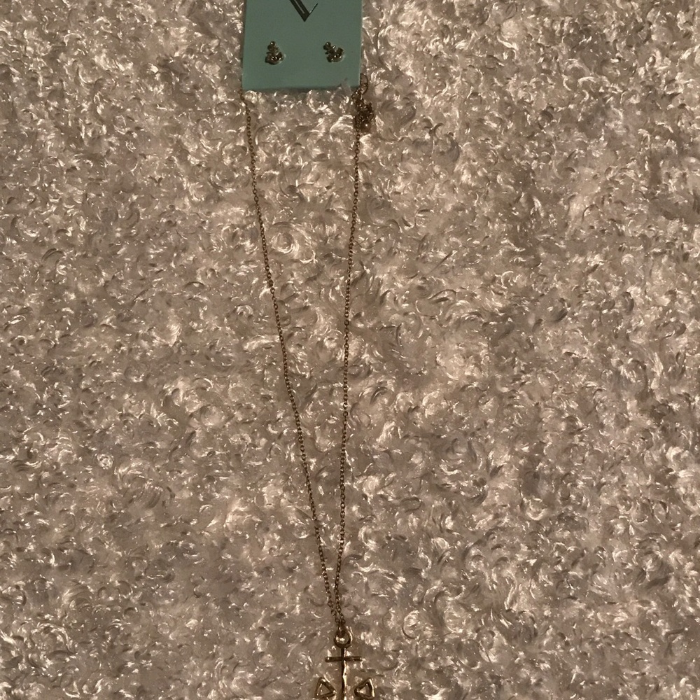 Gold anchor necklace - Picture 4 of 4