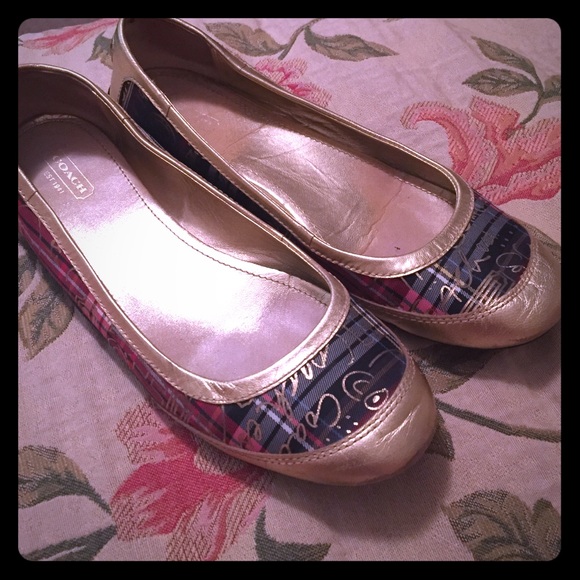 Coach flats