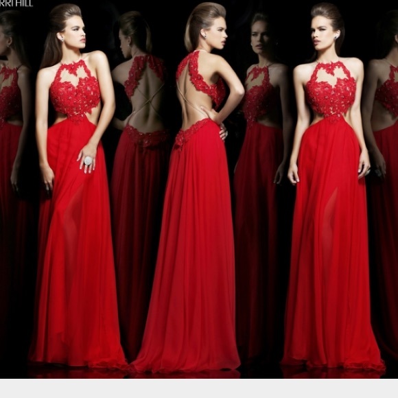 ISO looking for this exact prom dress Sherrihill - Picture 3 of 3