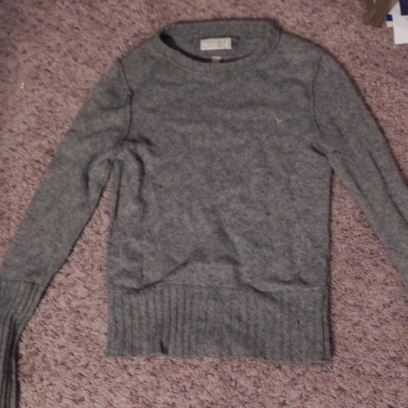 American eagle sweater