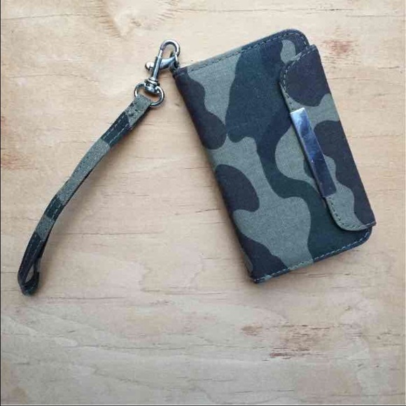 NWOT iPhone 5/5s wallet Case