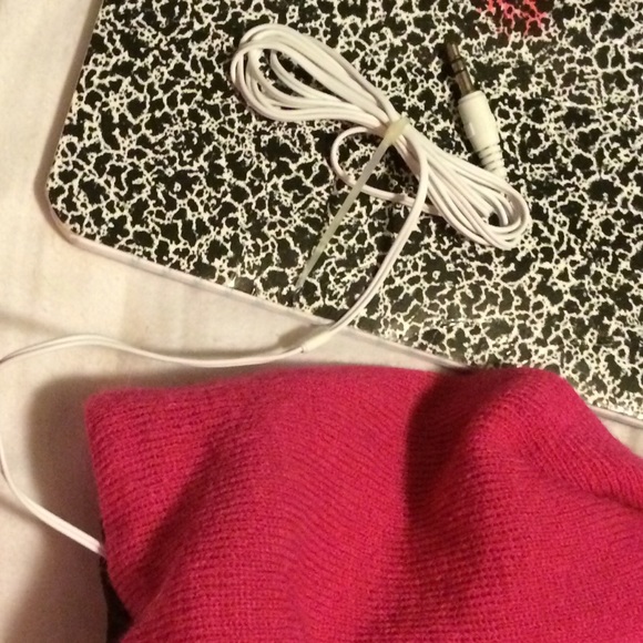 Headphone Hat - Picture 2 of 2