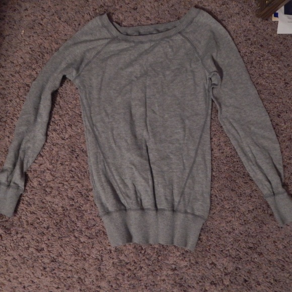 Thin SO sweater
