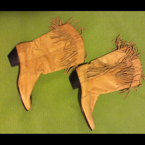 Vintage Dingo Fringe Boots