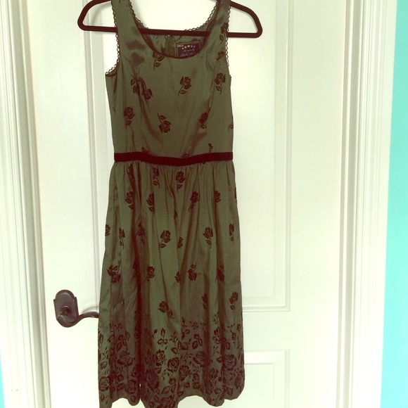 Neva as worn by Bella Swan in twilight New Moon.