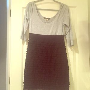 Black and grey 3/4 length sleeve dress