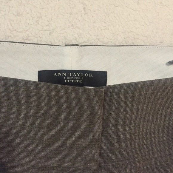 Ann Taylor dress slacks. Size 8P in Charcoal