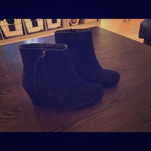 Toms suede heeled booties