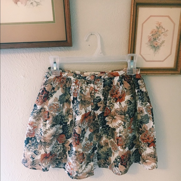Floral mini skirt