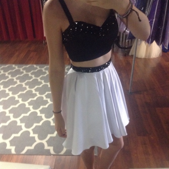 Prom/winter formal dress *price negotiable*