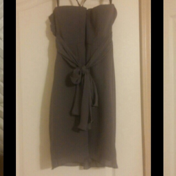 Knee length bridesmaid dress. - Picture 4 of 4