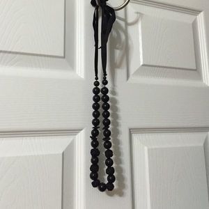 Cute WHBM black pearl necklace