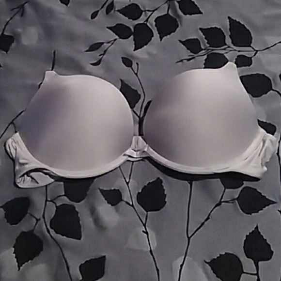 Victoria's Secret Bras - Picture 2 of 3