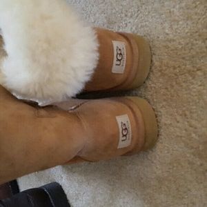 UGG BOOTS