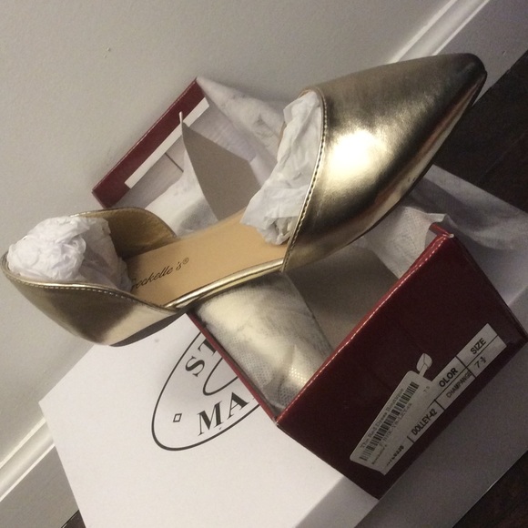 🔴Sold on ebay🔴Gold pointed D'orsay flats