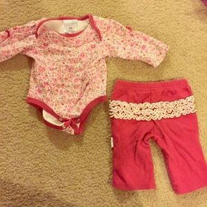 Floral pattern baby girl outfit