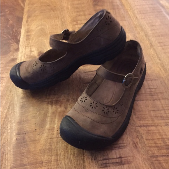 Keen brown leather Mary Janes