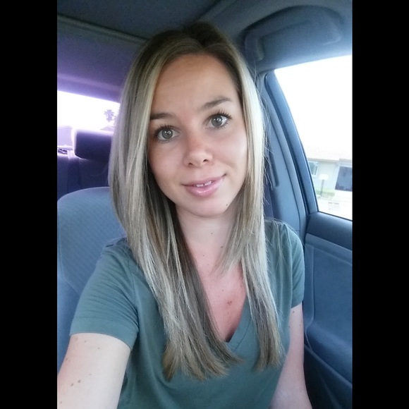 Meet your Posher, Danielle - Picture 1 of 1