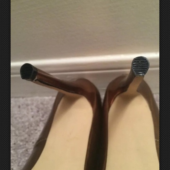 Shoemint Jess Gold Bronze Metallic Platform Pump - Picture 3 of 4