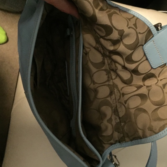 Authentic baby blue handbag - Picture 2 of 3