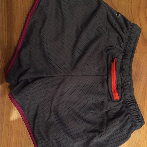 Puma running shorts - Picture 2 of 3