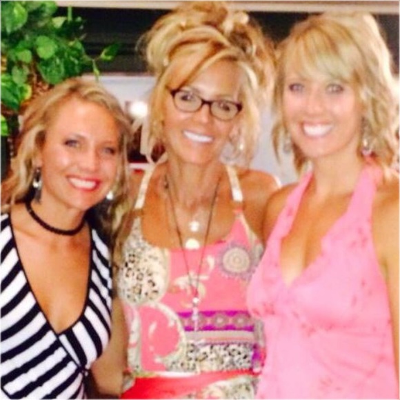 Meet your Posher, Denise - Picture 3 of 4