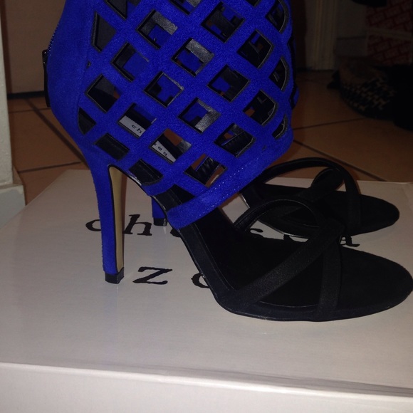 Chelsea & Zoe Heels - Picture 2 of 4