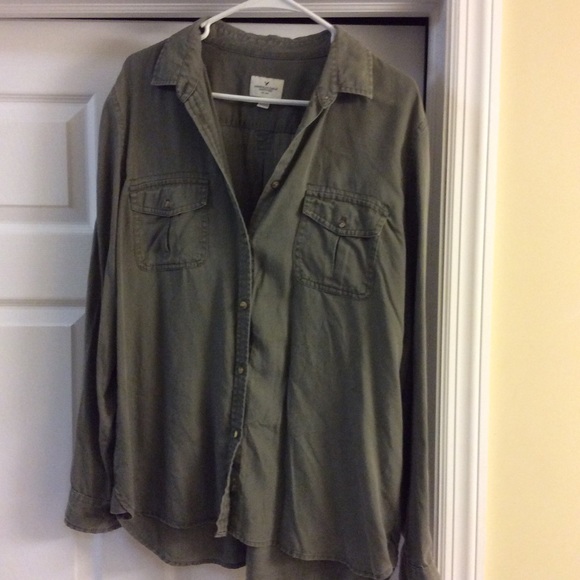 American Eagle shirt