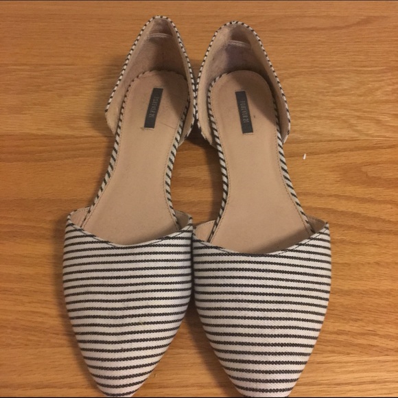 Black & white stripe flats. Size 9